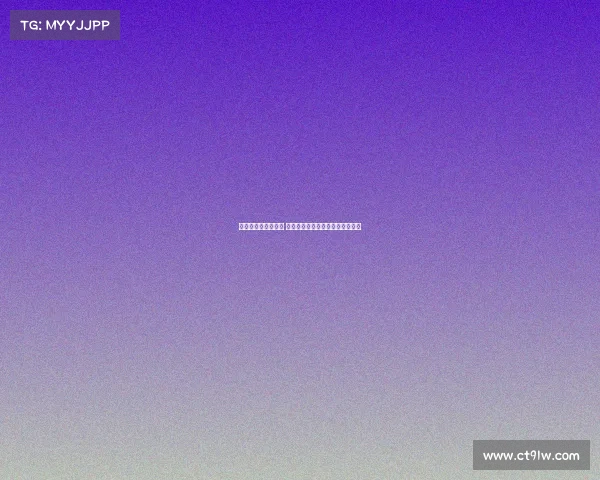 科纳特穿学生装亮相 教练眼神犹如严厉教导主任般审视